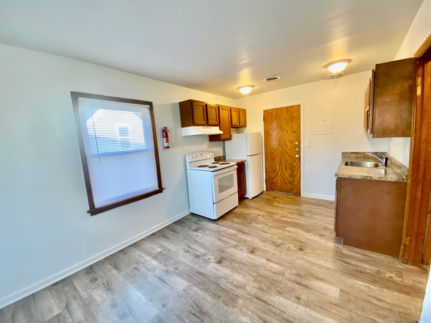 Ypsilanti Apartment: 400 Perrin St.