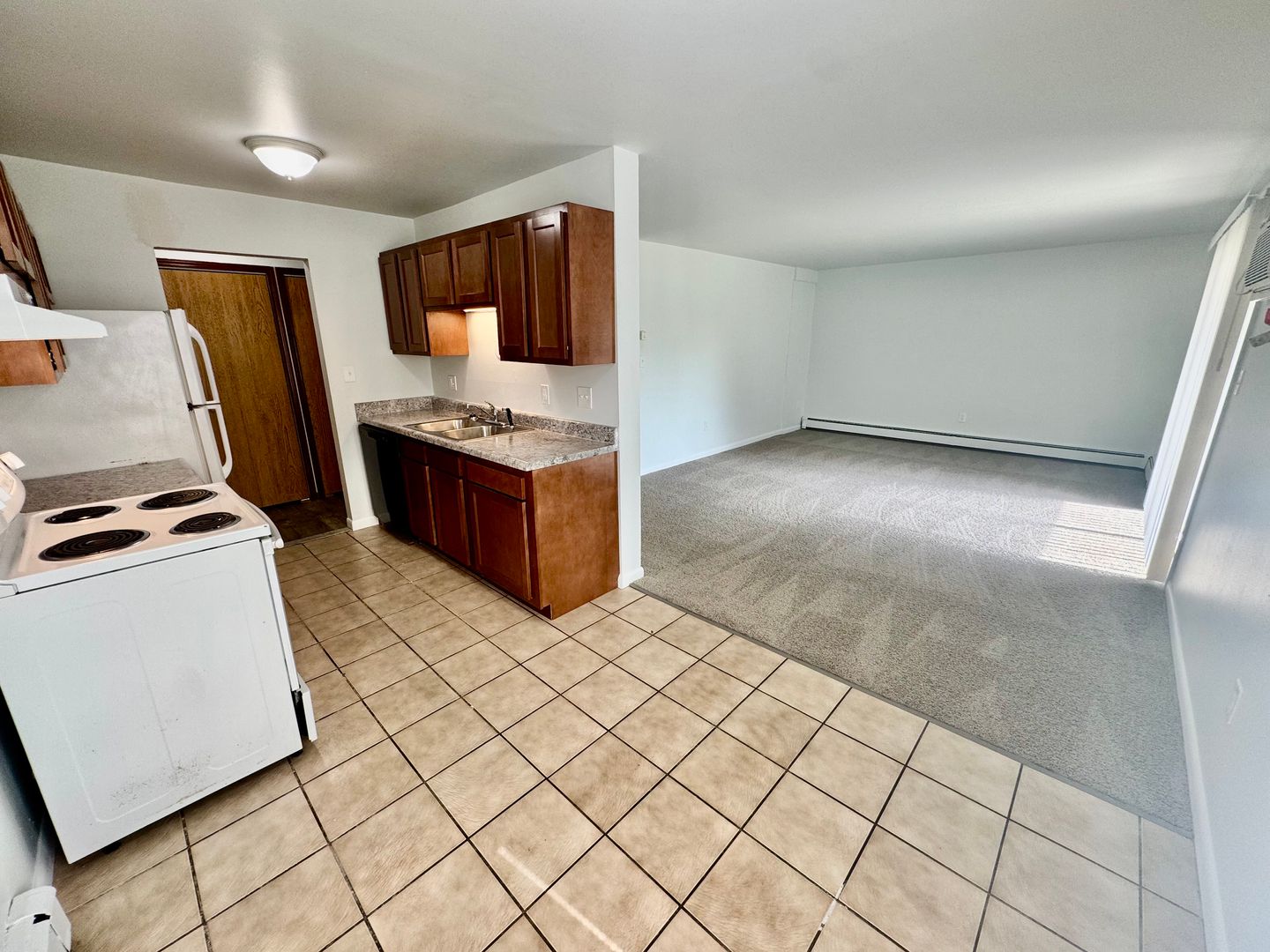 Ypsilanti Apartment: 2811 Golfside Dr