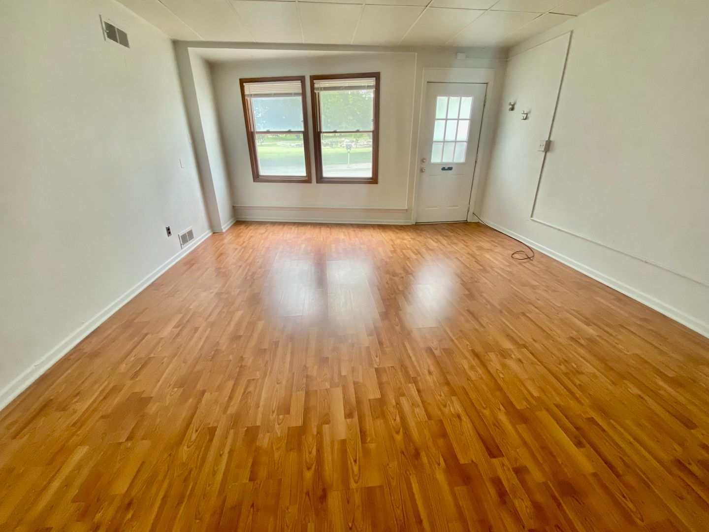 Ypsilanti Apartment: 400 Perrin St.