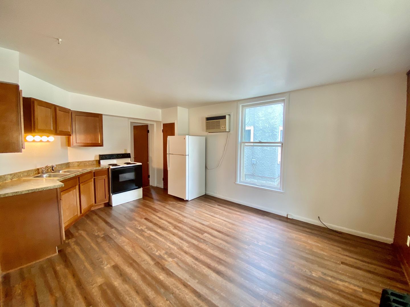 Ypsilanti Apartment: 417 Washtenaw