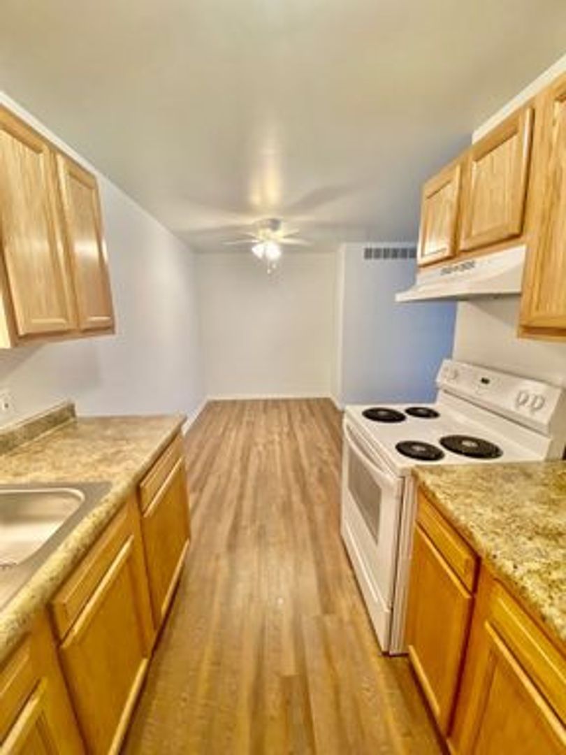 Ann Arbor Apartment: 2756 Golfside Rd