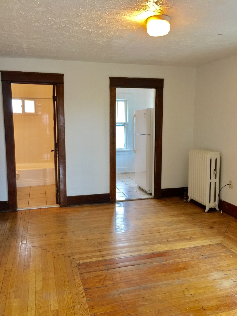Ypsilanti Apartment: 921 W. Cross St