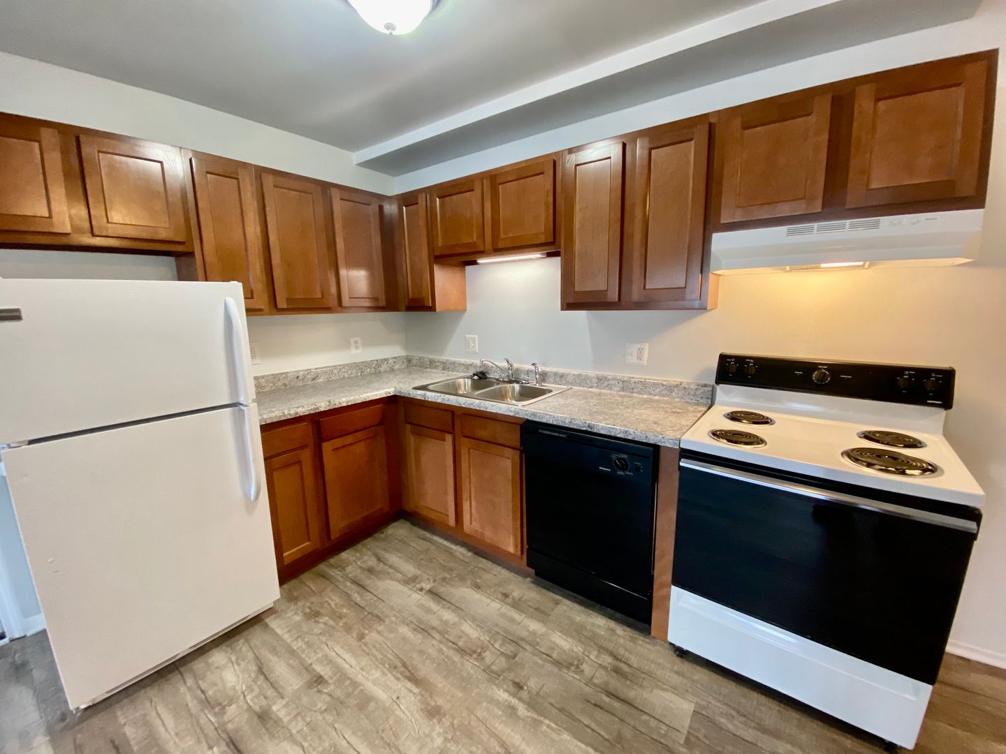 Ypsilanti Apartment: 760 Jenness St.