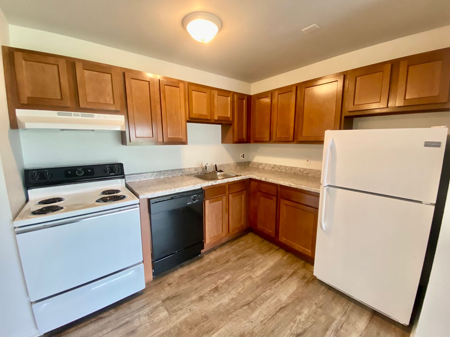 Ypsilanti Apartment: 760 Jenness St.