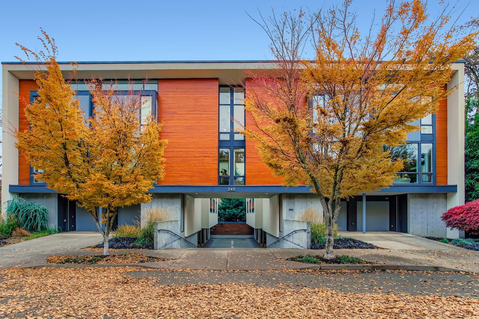 Portland House: 245 SW Meade St APT M3