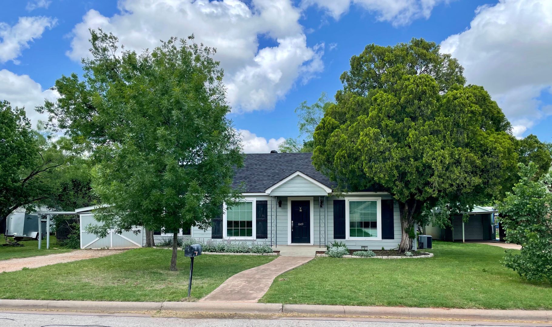 Abilene House: 849 Ballinger