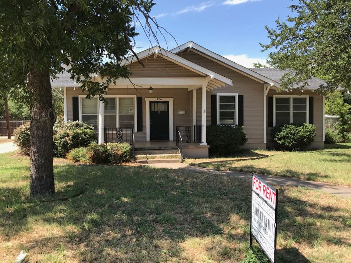 Abilene House: 826 EN 15th Street