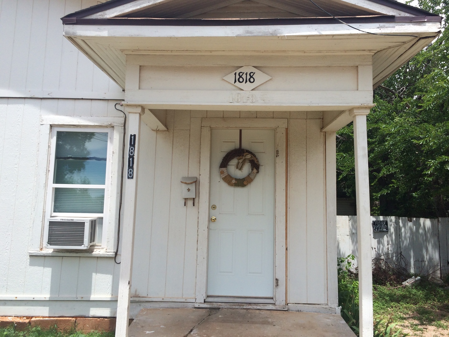 Abilene House: 1818 S 6th