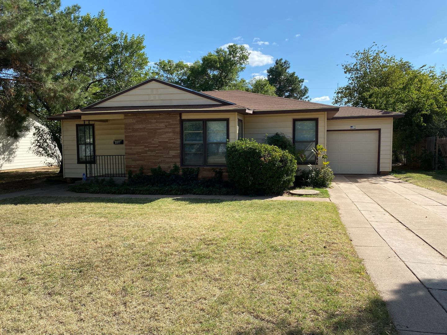 Abilene House: 2371 Moore St.