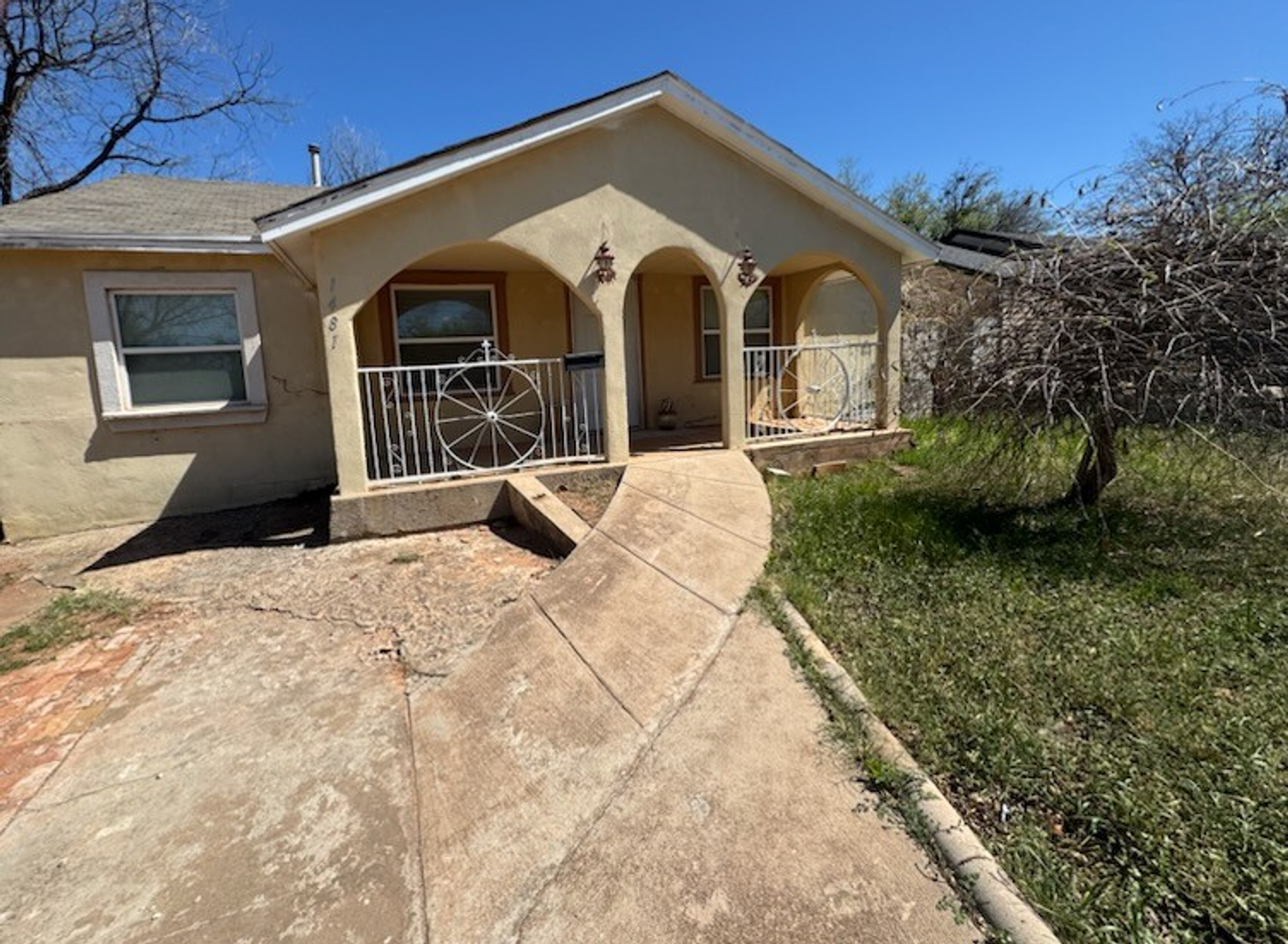 Abilene House: 1481 Burger St.