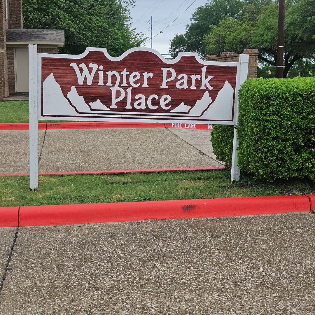 Garland House: 3931 N. Garland Ave. #4