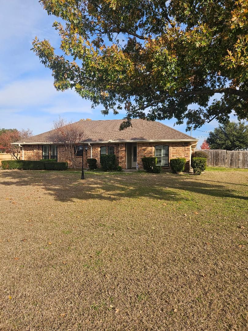 Lavon House: 500 Mustang Ct.