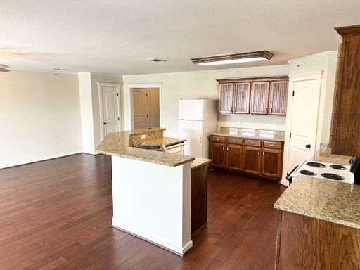 2 Bedroom 1 Bath - End Unit Apartment (40% 1st Month Rent BAC) – photo 1