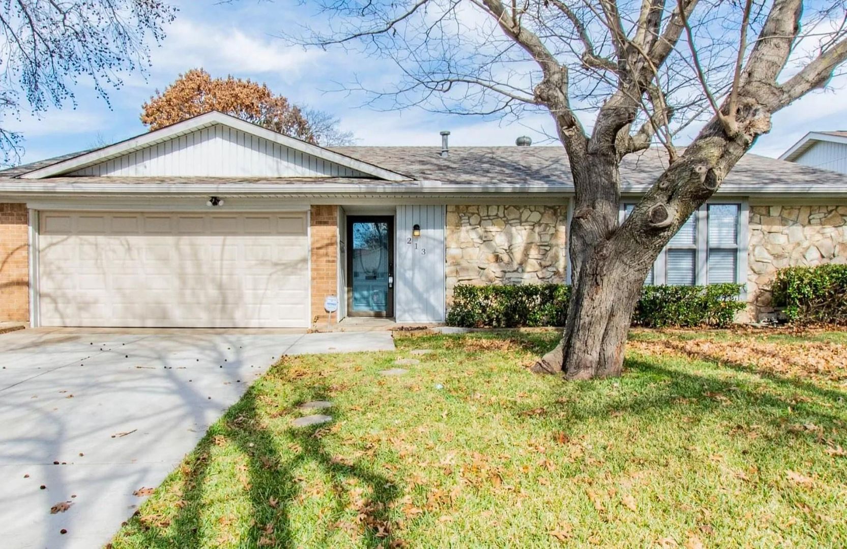 Mesquite House: 213 Melinda Dr