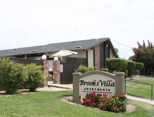 Brooks Villa 1640-1716 N Brooks Ave Fresno CA 93705 – photo 1
