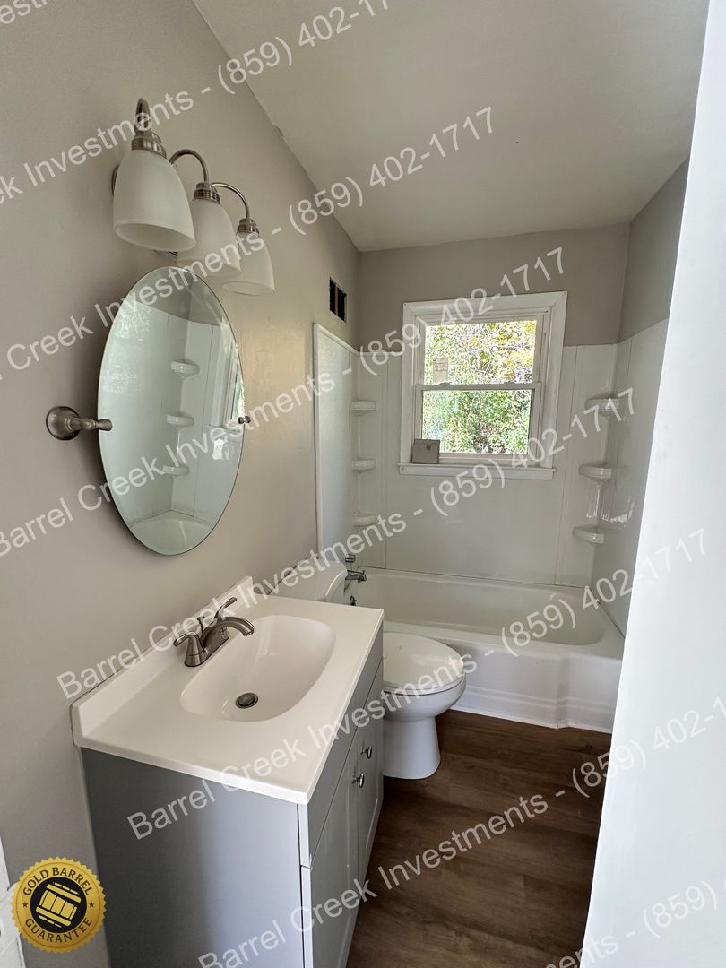 Lancaster House: 127 Buckeye Street