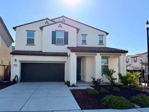 Built in 2024 features bedroom and full bathroom on first floor – photo 1