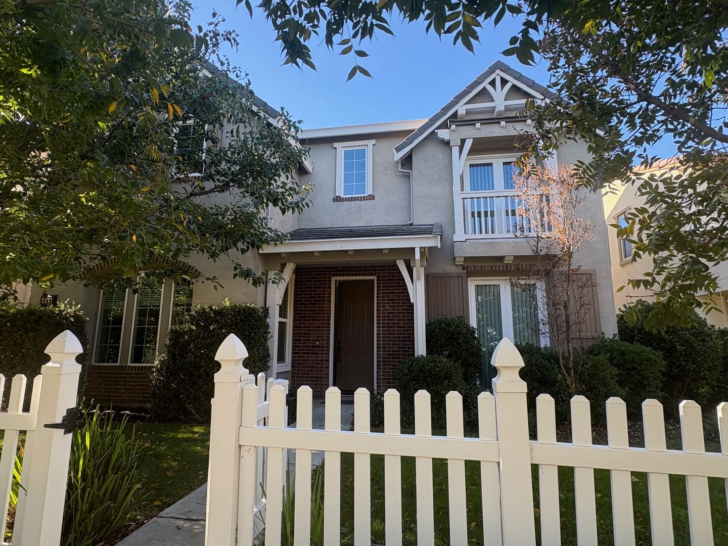 Mountain House House: 993 S Central Pkwy