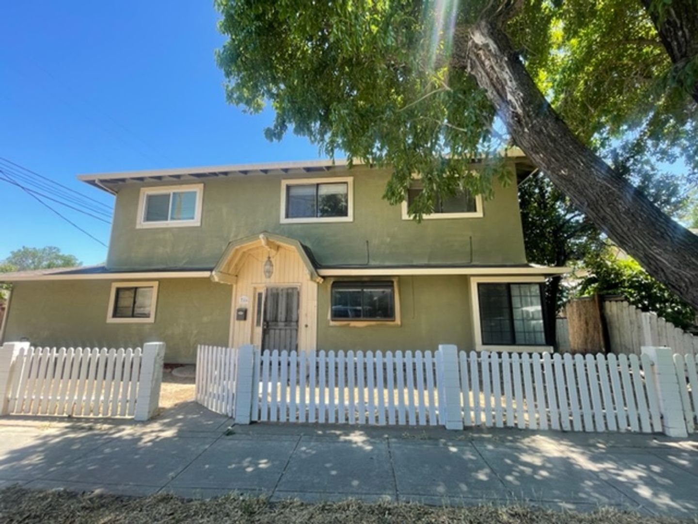 Tracy House: 316 N Central Ave