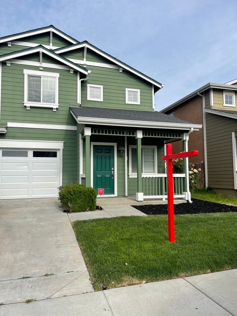 Tracy House: 4128 Heirloom Lane