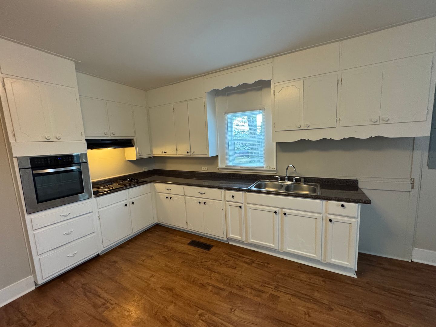 Birmingham House: 2828 Dowell Ave SW