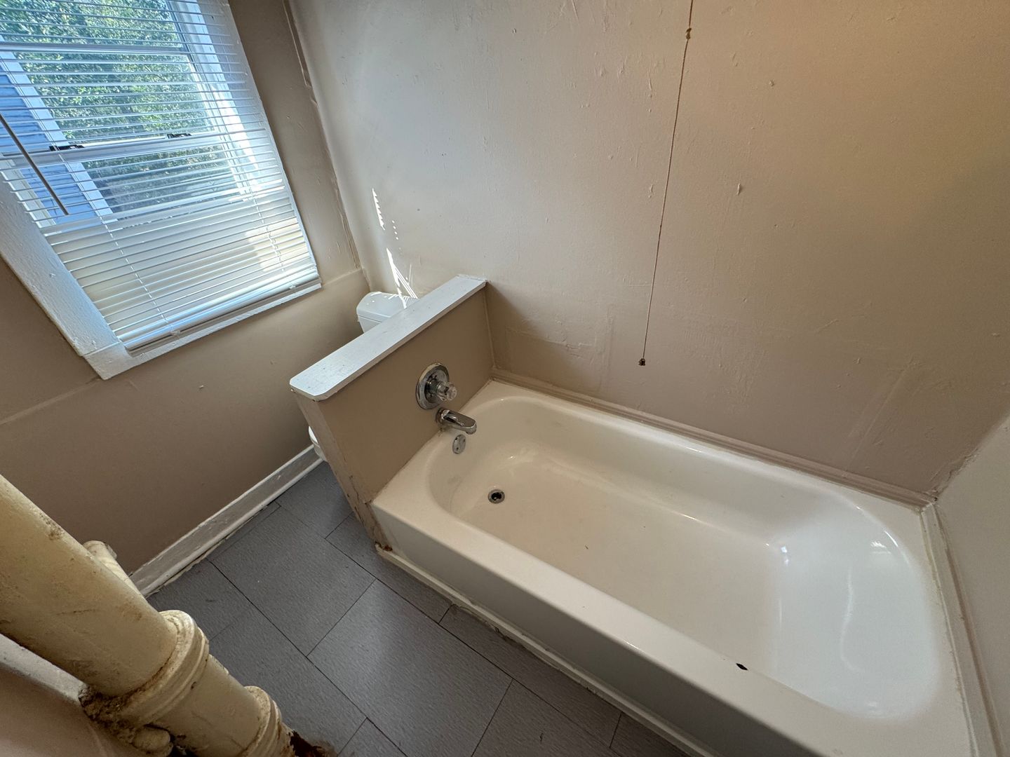 Fairfield House: 408 54th Street