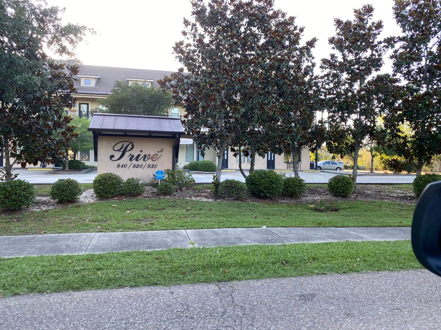 Mandeville Apartment: 820 Lafitte Street