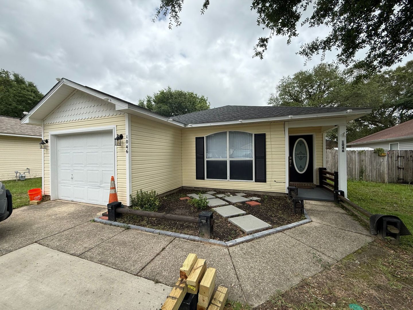 Pensacola House: 1046 Simpson Street