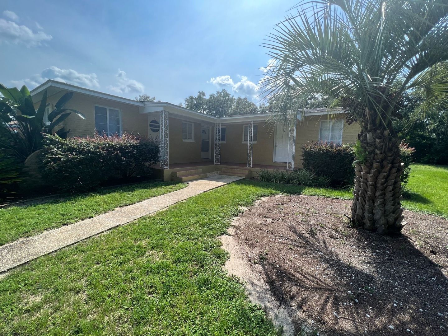 Pensacola House: 205 Holmes Drive unit A