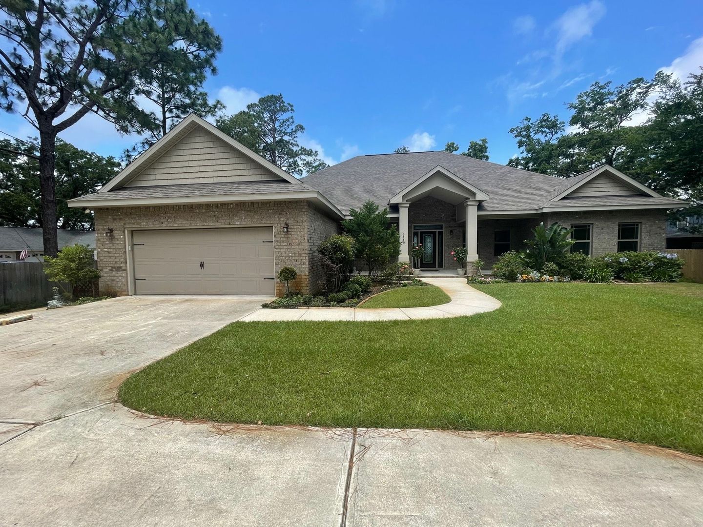 Gulf Breeze House: 6148 East Bay Blvd