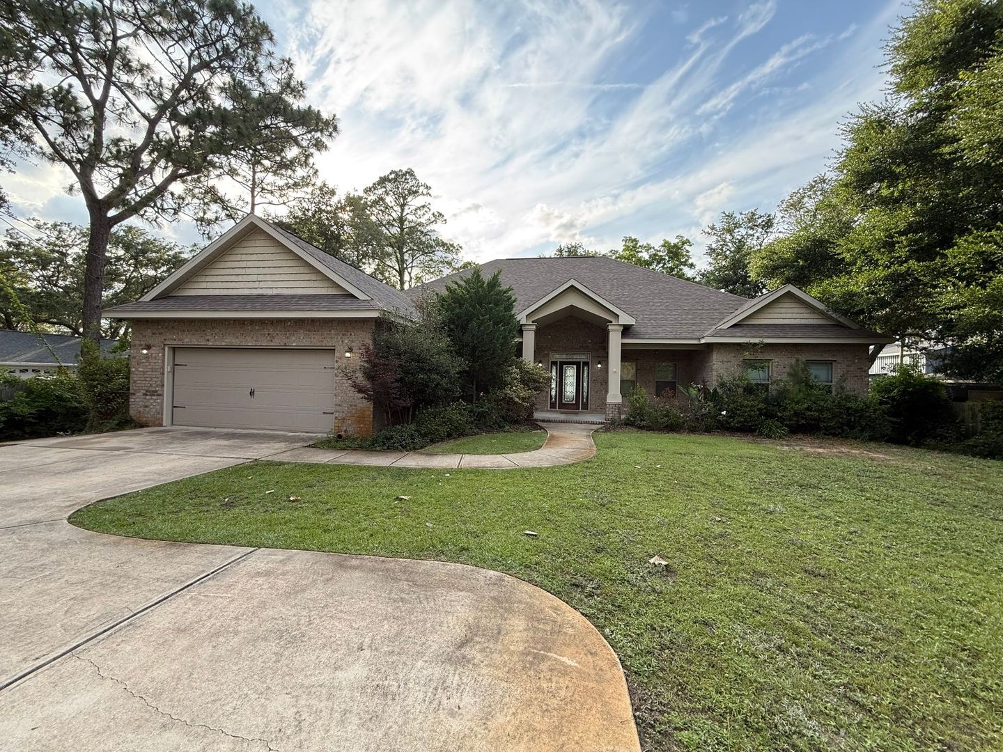 Gulf Breeze House: 6148 East Bay Blvd