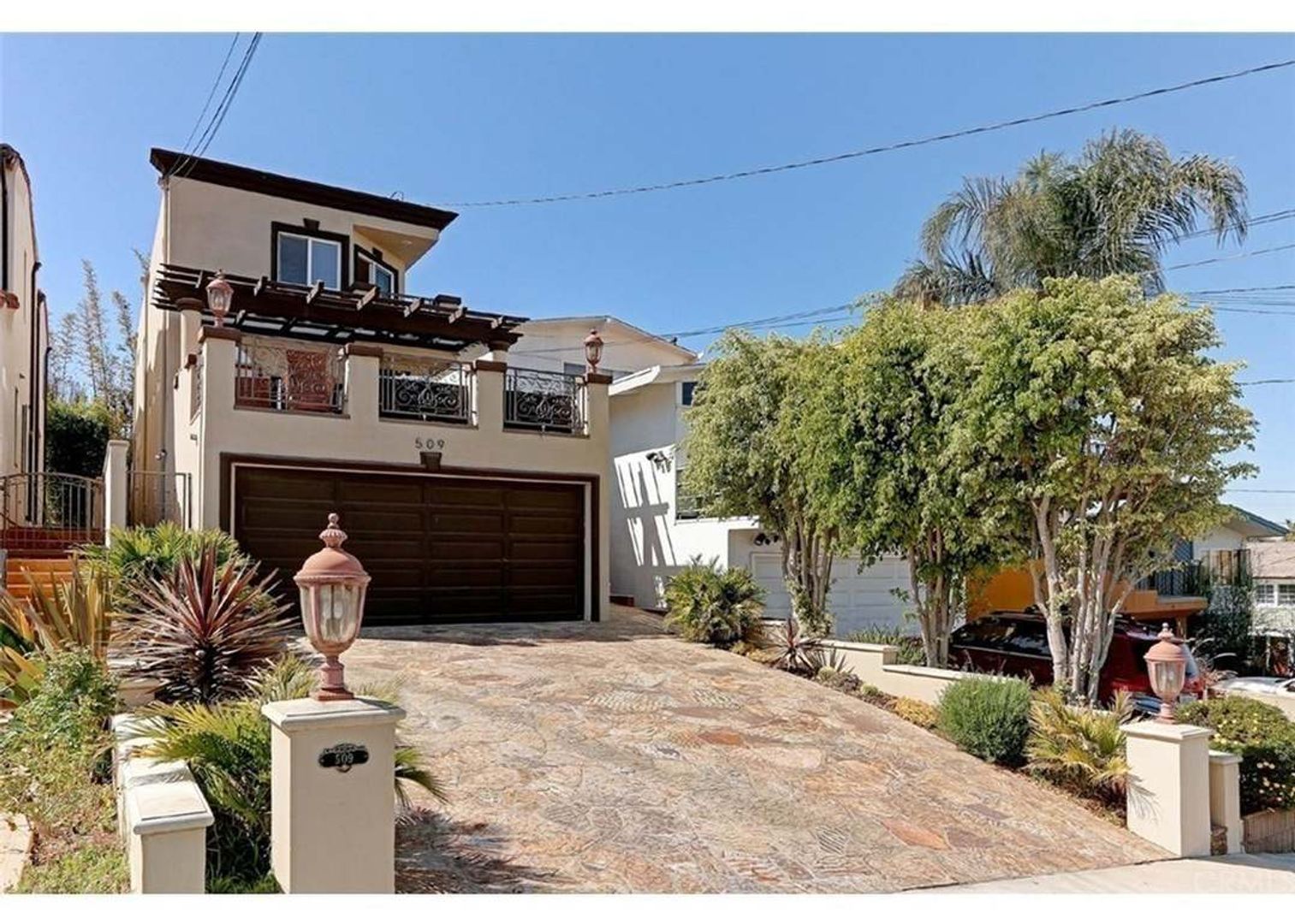 Manhattan Beach House: 509 N. Dianthus Street