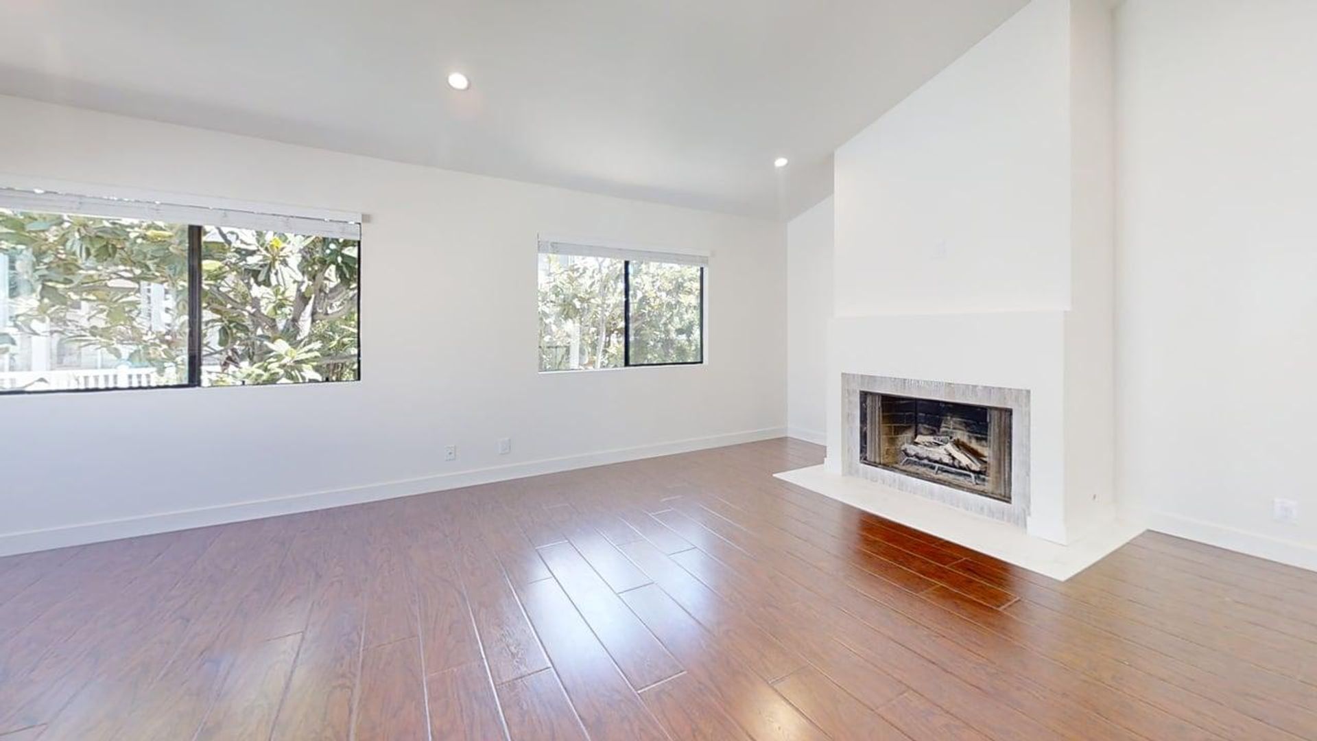 Hermosa Beach Apartment: 2438 Myrtle Ave.