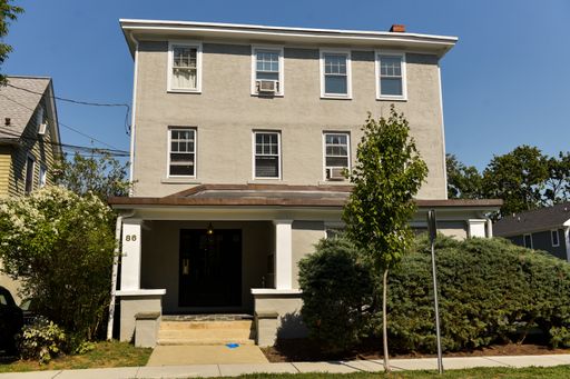 86 Spruce Apt. 9