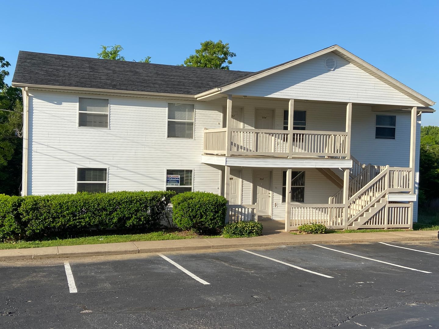 Kirbyville House: 504 Twin Oaks