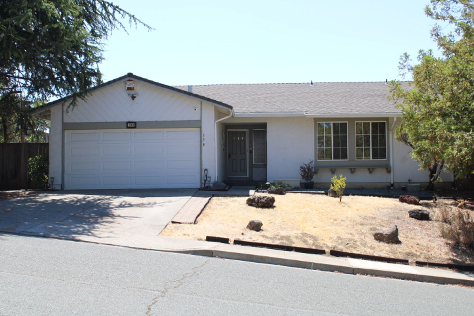 HERCULES House: 190 IRIS RD