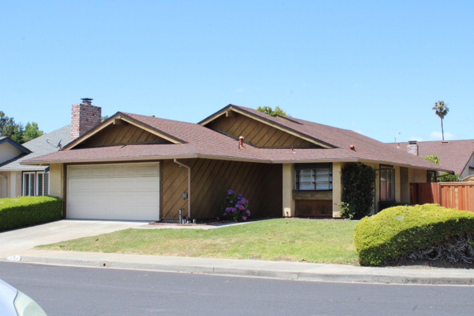 RODEO House: *821 SHELLEY ST