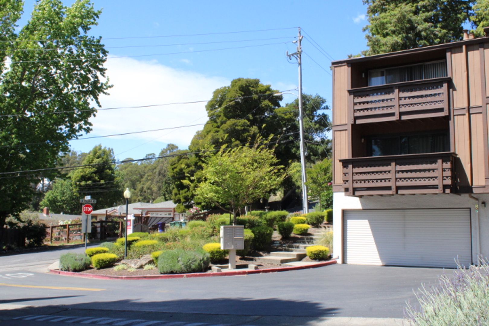 EL SOBRANTE Condo: 507 CHABRE CT
