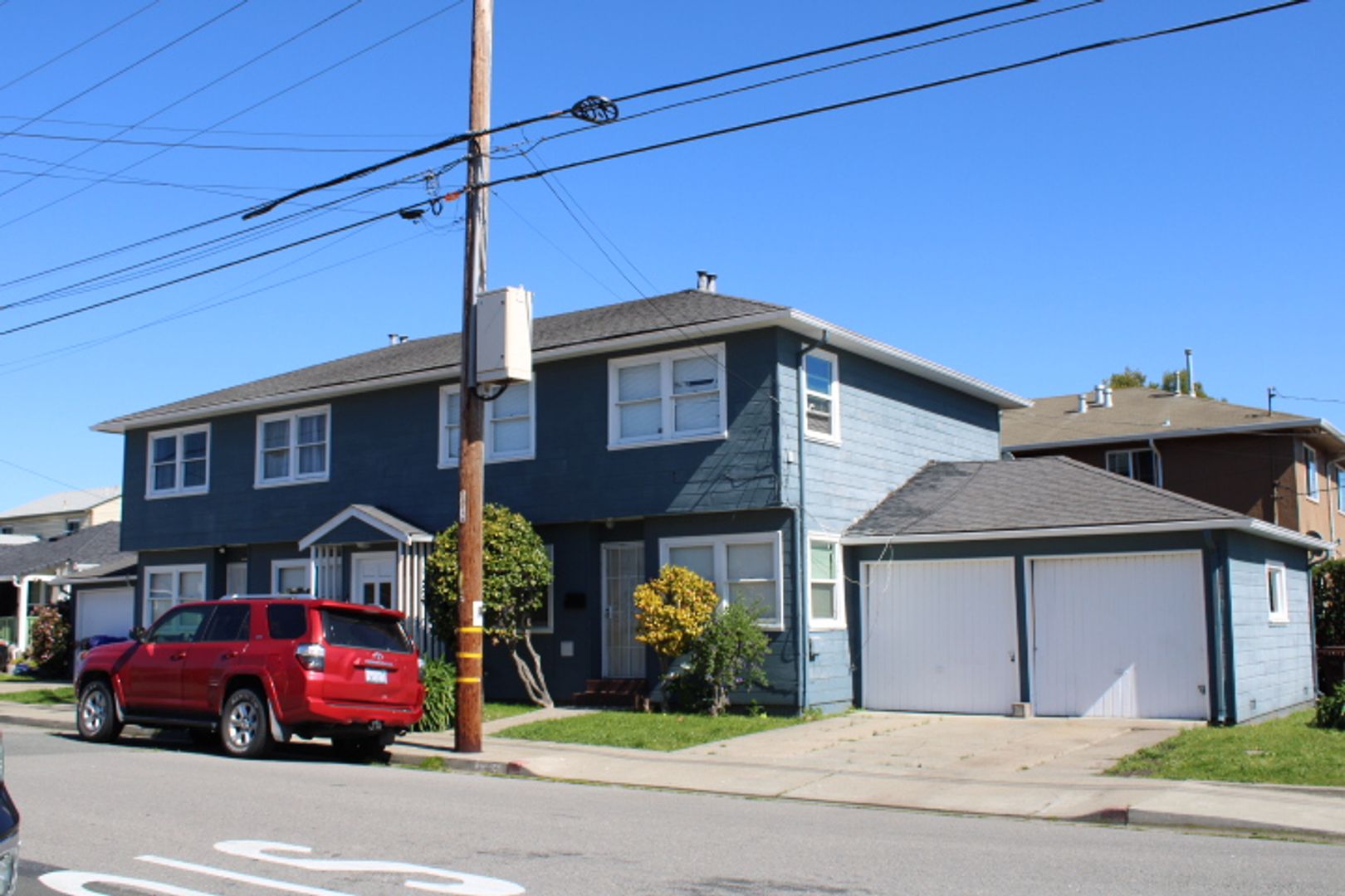 RICHMOND House: 400 - 33RD ST