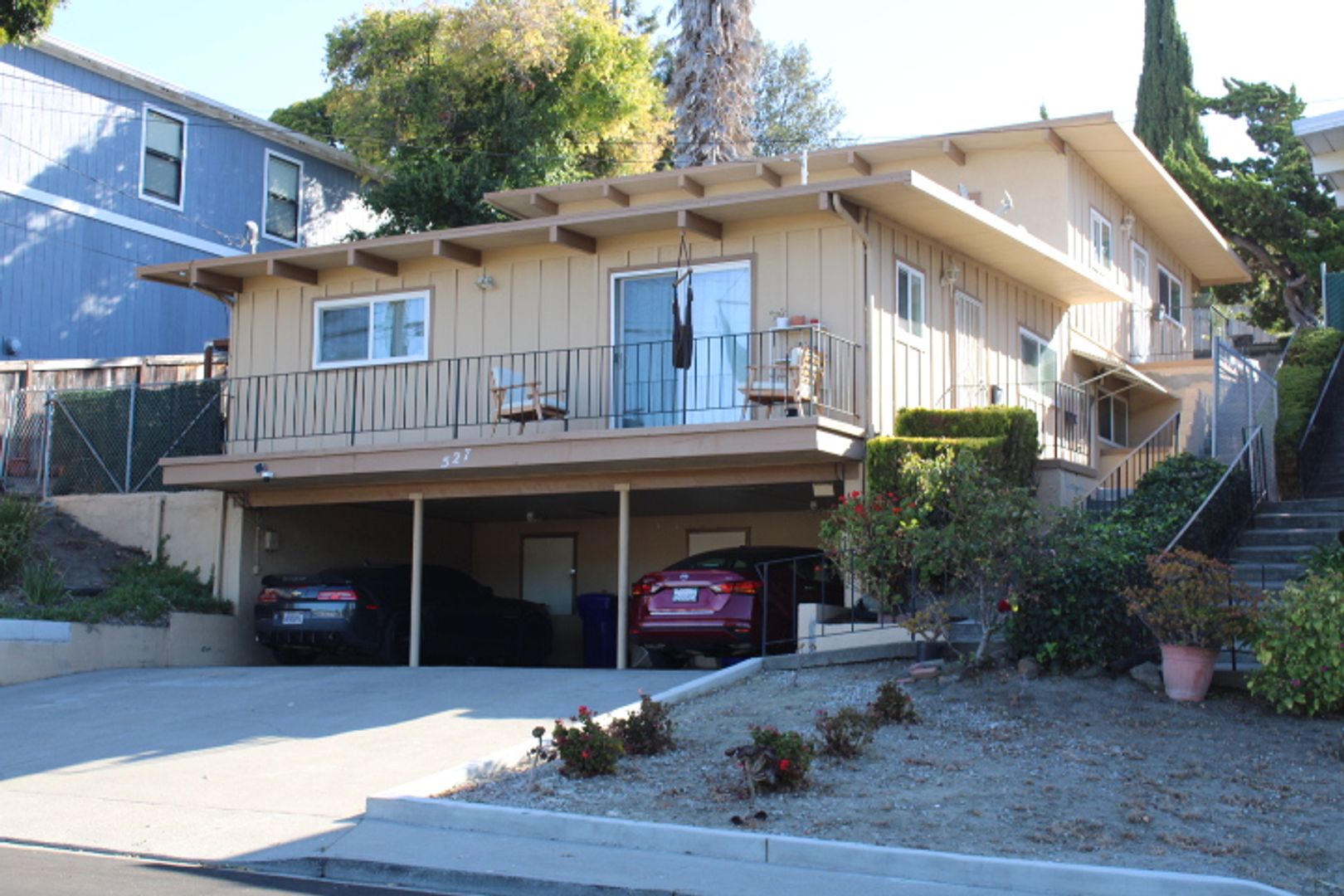 RODEO Apartment: 527 VAQUEROS AVE