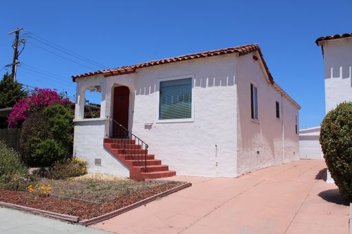 1209 Marin Ave., Albany, CA 94706-2017