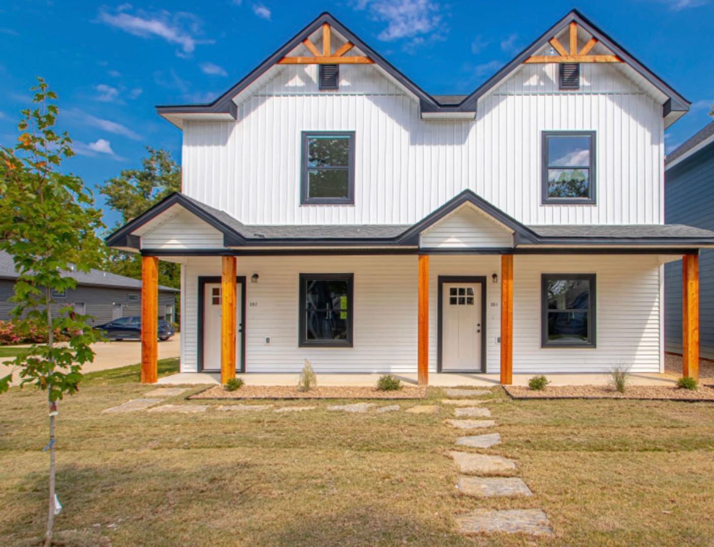 Bryant Apartment: 304 SW 4th St