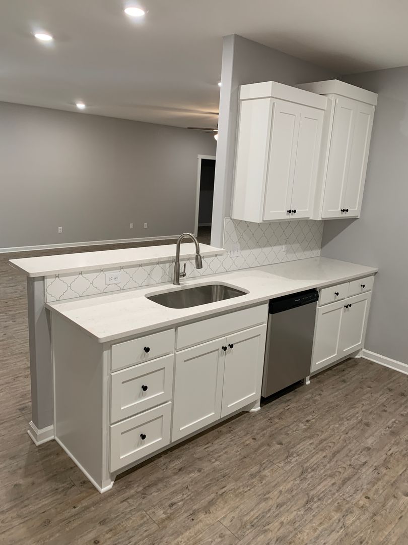 Benton House: 2925 Gillis Dr