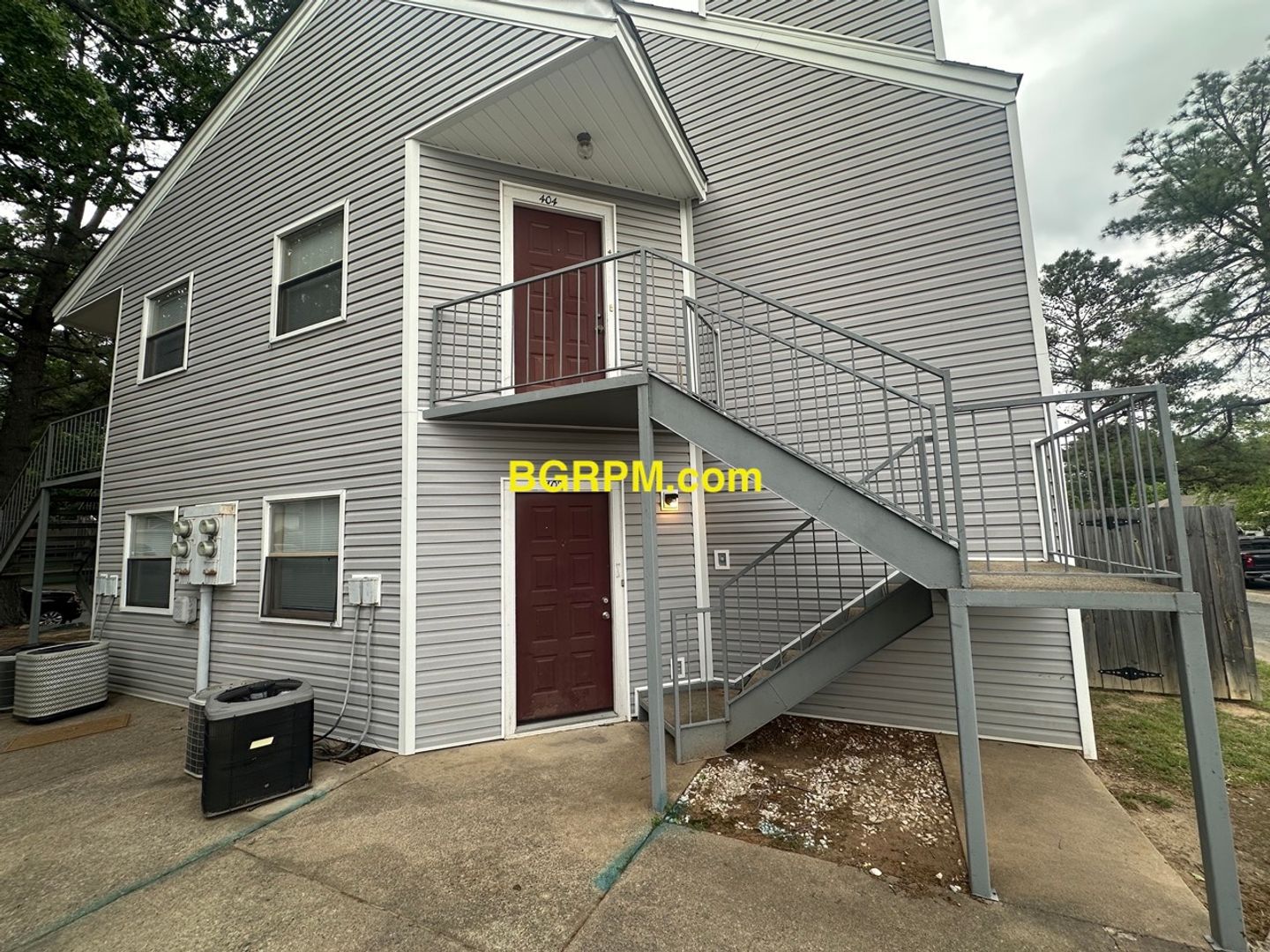 Sherwood House: 402 Shadow Oaks Drive