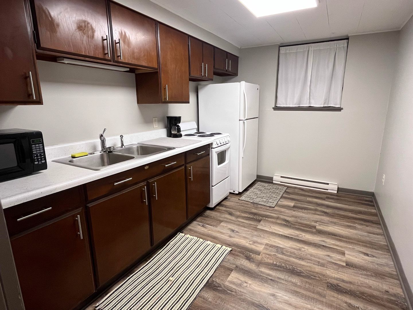 Creston Apartment: 425 NY Ave