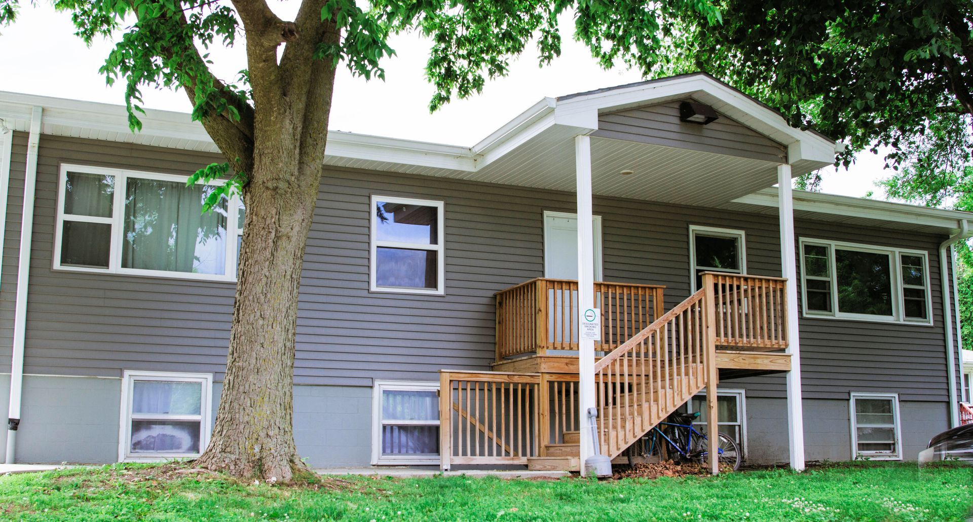 Creston Apartment: 425 NY Ave