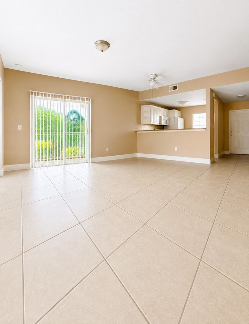 Cape Coral Apartment: 4120 SKYLINE BLVD
