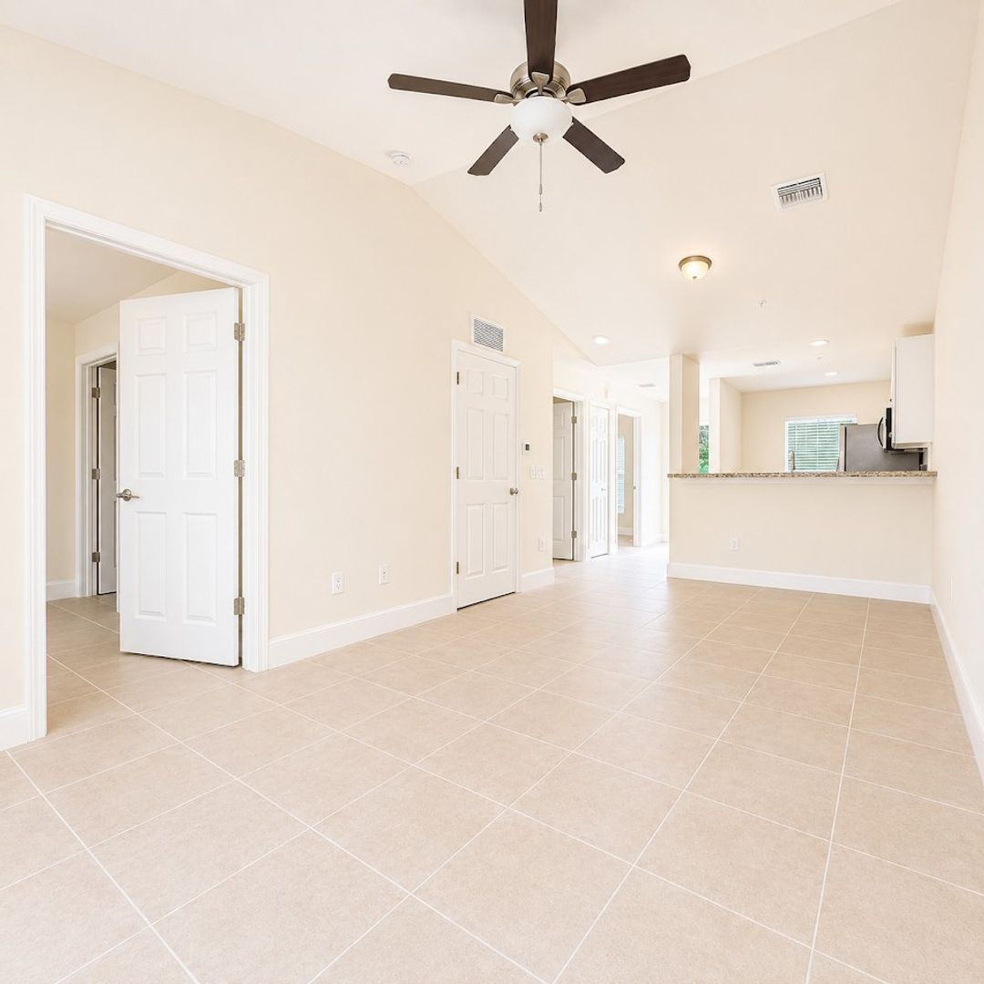 Cape Coral Apartment: 1631 SW 1st Ave