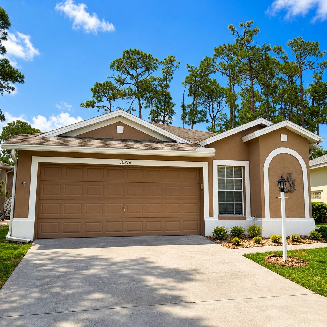 Estero House: 10716 Blue Bimini Cir