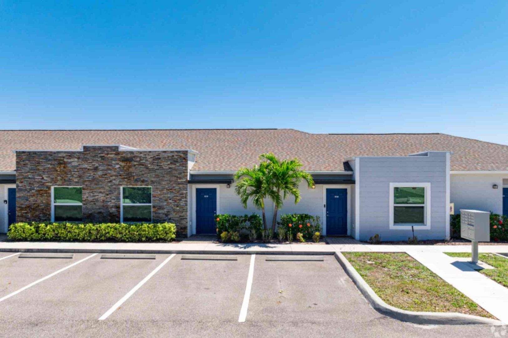 Cape Coral Apartment: 3221-3409 SW 8th Pl